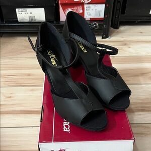 So Danca BL32 Sandra t-strap open toe